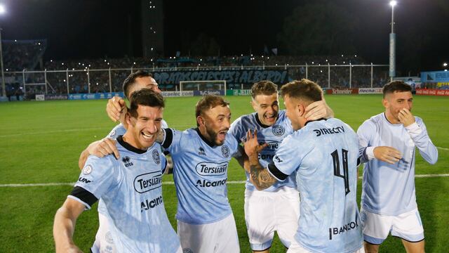 Hernán Bernardello (al centro), no seguirá en Belgrano y lamentó la forma en que se lo comunicaron (Prensa Belgrano).
