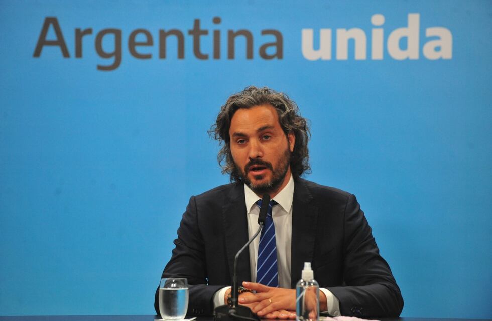 Santiago Cafiero contra a Mauricio Macri tras su reaparición: “Mientras algunos hacen campaña, seguimos vacunando”