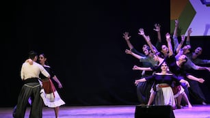 La Urdimbre Ballet, proveniente de la ciudad de Santa Fe, se presentó en el escenario del Cine Teatro Belgrano