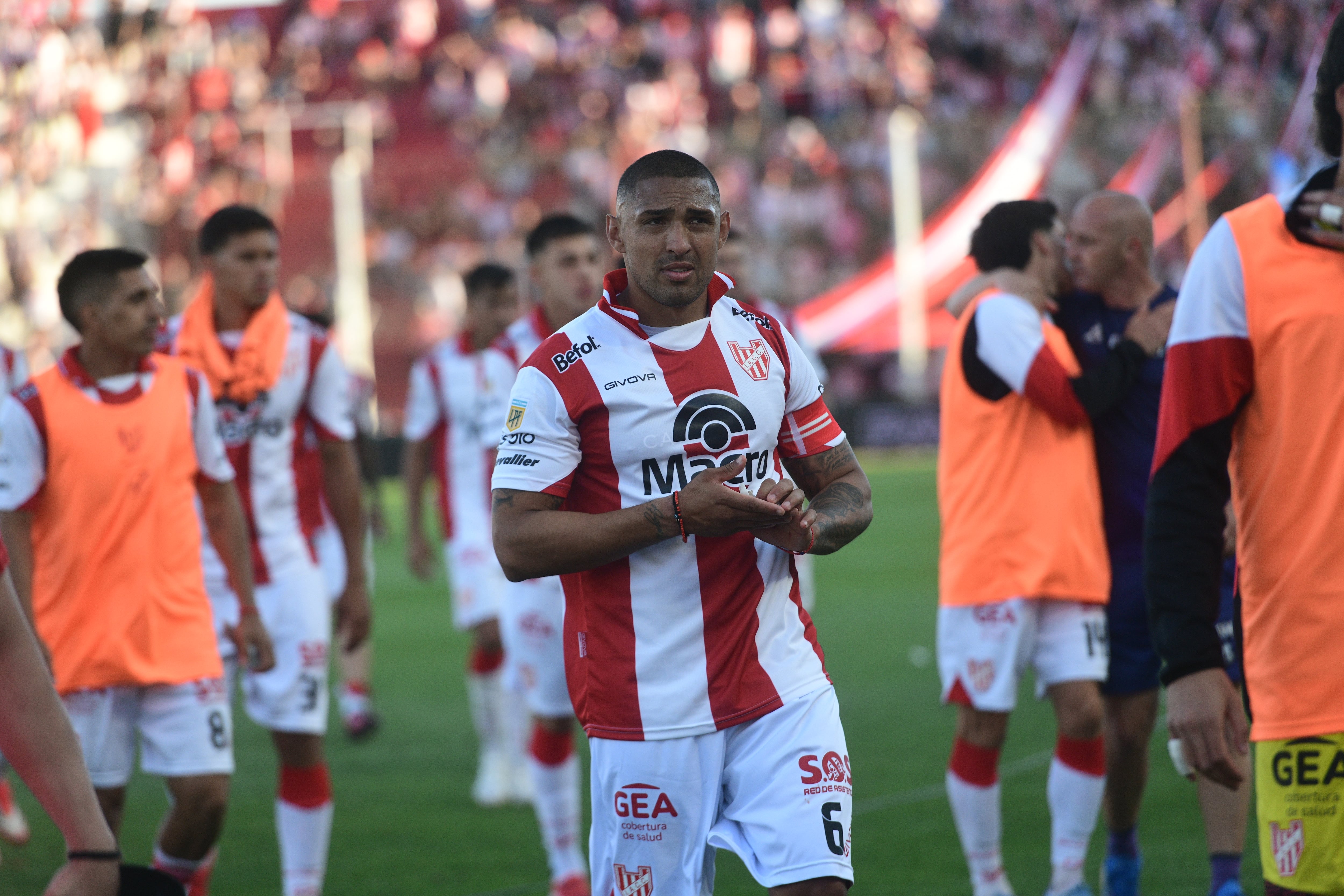 En la cancha de Instituto en Alta Córdoba Instituto y Talleres jugaron un partido intenso por la última fecha de la LPF. (Javier Ferreyra/ La Voz)