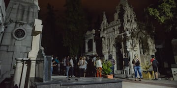 La Municipalidad de la Ciudad ha organizado dos visitas guiadas nocturnas al Cementerio, la primera será el 13 y se llama Patriotas y la segunda el 27 Bodegueros. Gentileza MCM