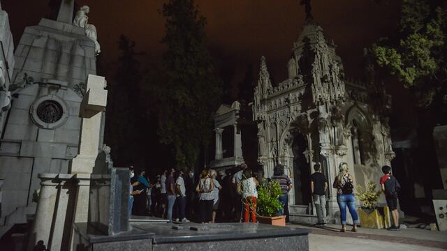 La Municipalidad de la Ciudad ha organizado dos visitas guiadas nocturnas al Cementerio, la primera será el 13 y se llama Patriotas y la segunda el 27 Bodegueros. Gentileza MCM