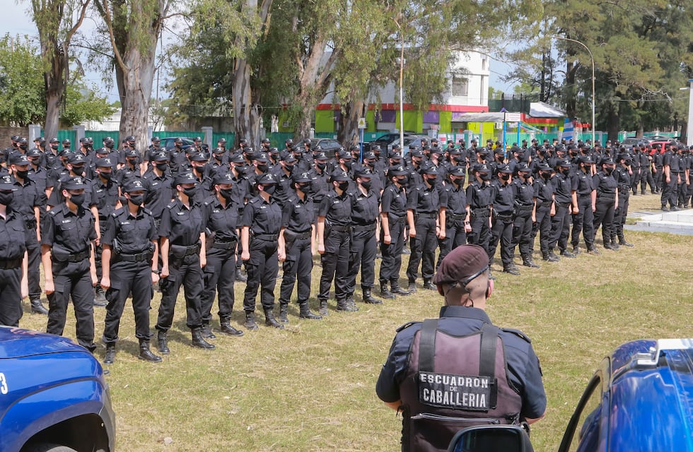 Rosario sumó 200 nuevos agentes: “Hoy tenemos más policías en la calle que cuando asumimos”