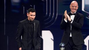 Al igual que el año pasado (foto), Lionel Messi se quedó con el The Best. (AP)