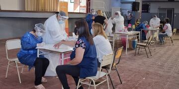 Comenzaron con los testeos voluntarios de docentes en Arroyito