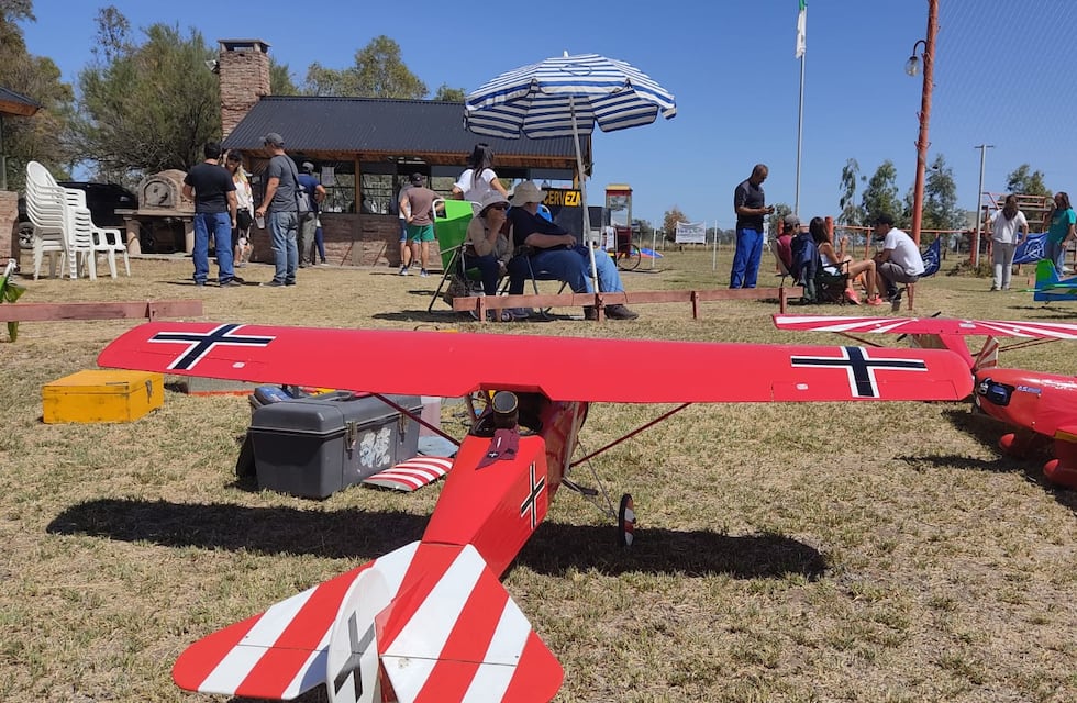 Aeromodelismo, pesca en kayak y yoga,  propuestas para el fin de semana