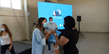 La Provincia entregó 61 escrituras sociales en barrio Ciudad de los Cuartetos (Prensa Gobierno)