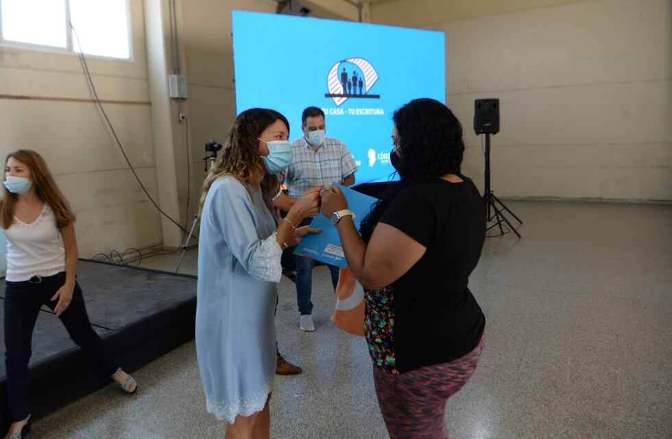 Continúa el plan de entrega de escrituras gratuitas en Córdoba