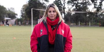 El cuerpo técnico de Marcelo Vázquez integró a la profesional para colaborar en la preparación de los futbolistas albirrojos