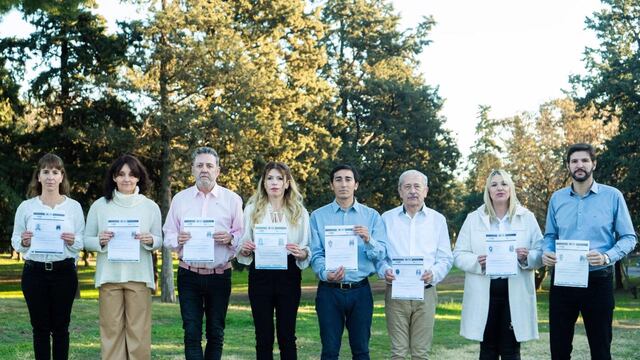 NicolásAramayo y los integrantes de la lista de Juntos por el Cambio presentaron la "Ficha Limpia".