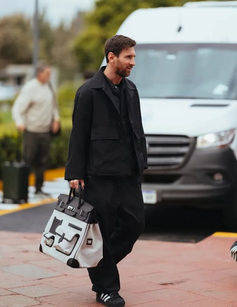El lujoso bolso de Lionel Messi