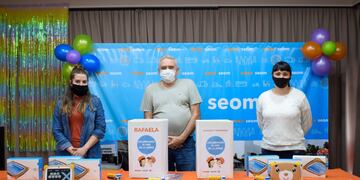 El SEOM sorteó 10 tablets para los niños de sus afiliados