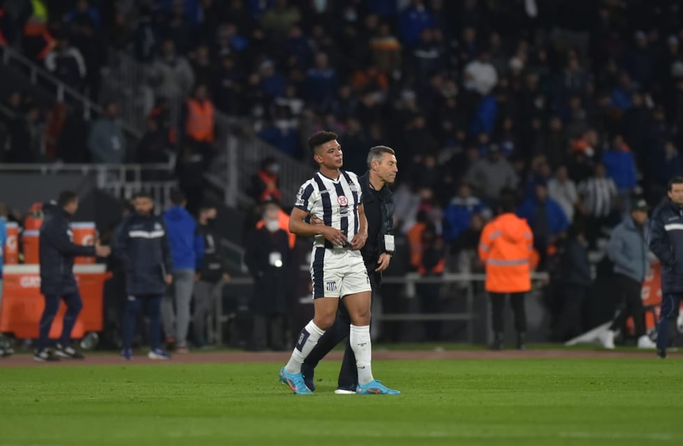 Talleres con un “falso 9″ para enfrentar a Racing Club