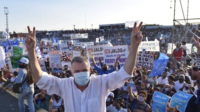 Junto a una multitud Jaldo cerró la campaña de Todos por Tucumán.
