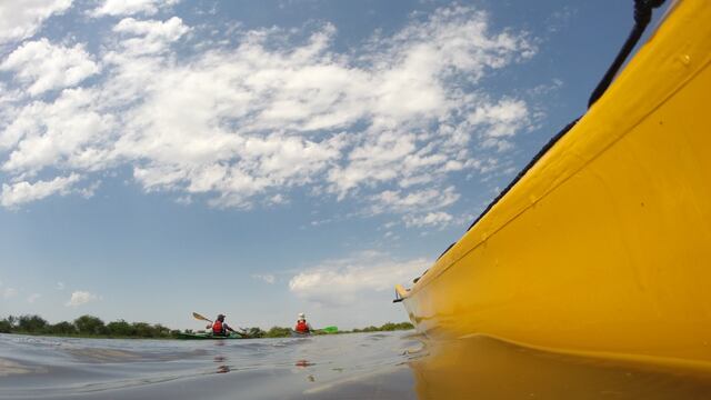 La navegación a remo y otros deportes náuticos son uno de los principales atractivos en la costa. (@santafetur)