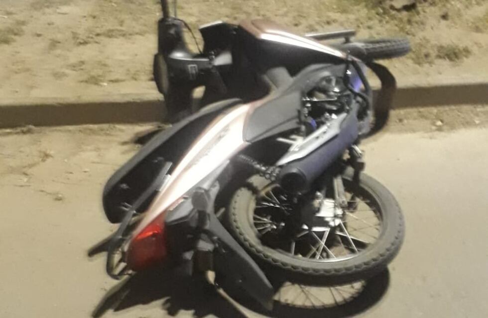 Arroyito: una joven de 21 años con heridas de gravedad tras caer de su motocicleta
