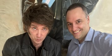 El presidente Javier Milei junto al actual vocero de la Casa Rosada, Manuel Adorni. (X/@madorni)