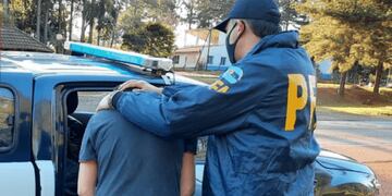 Policía Federal detuvo en Puerto Esperanza a un individuo con pedido de captura.