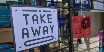 El comercio permanece cerrado o trabaja puertas adentro para evitar la libre circulación de las personas en pandemia.