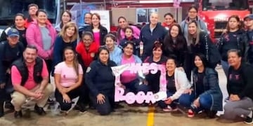 Puerto Iguazú: Bomberos Voluntarios realizan pelucas oncológicas en el Mes Rosa.
