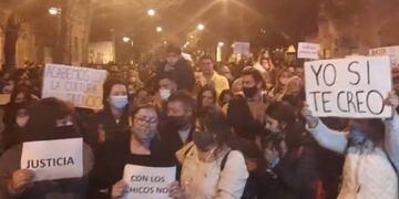 Movilización en Rafaela pidiendo Justicia por el presunto caso de abuso sexual a una alumna de segundo grado del Colegio San José.