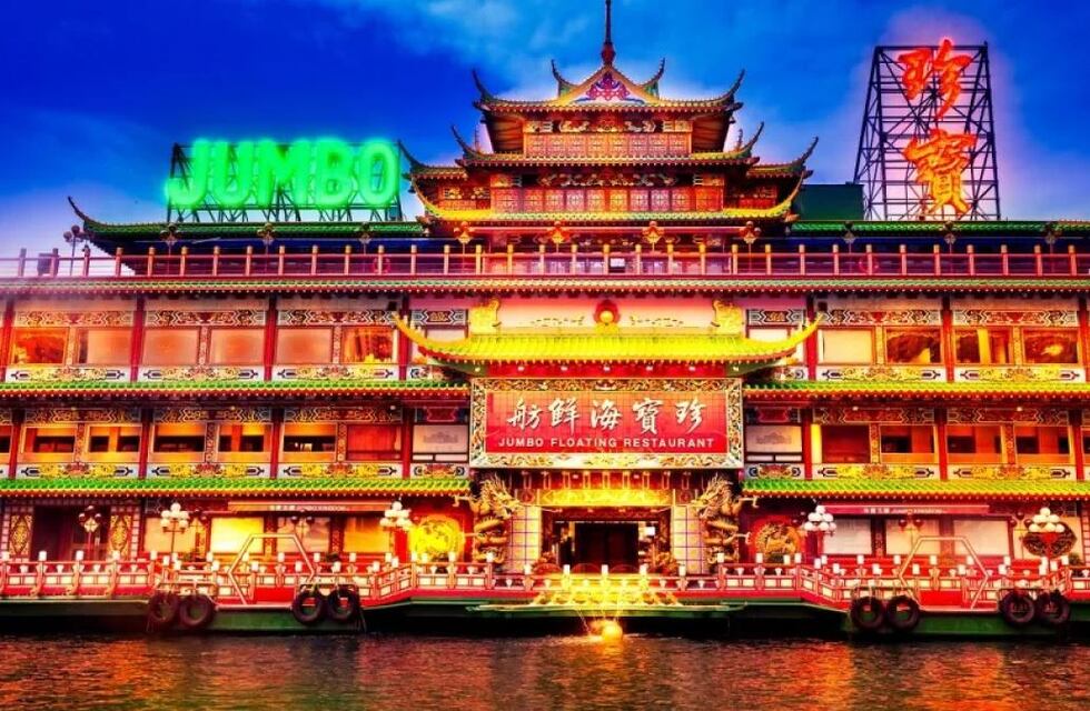 Hong Kong: se hundió en el mar Jumbo, el restaurante flotante más grande del mundo