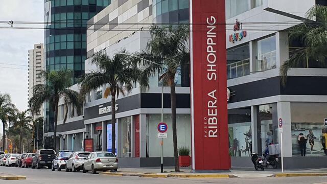 Paseo Ribera Shopping. Se desplomó un ascensor por la negligencia de nueve personas.