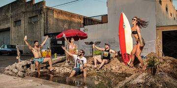 Alan armó la locación frente a la casa de sus padres en calle Doctor del Cerro (Alan Anderson).