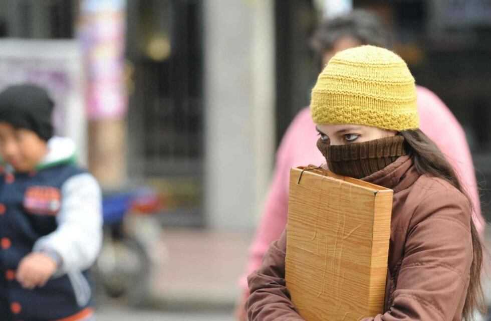 El tiempo en Rosario: el frío deja su marca en un viernes gris y nublado