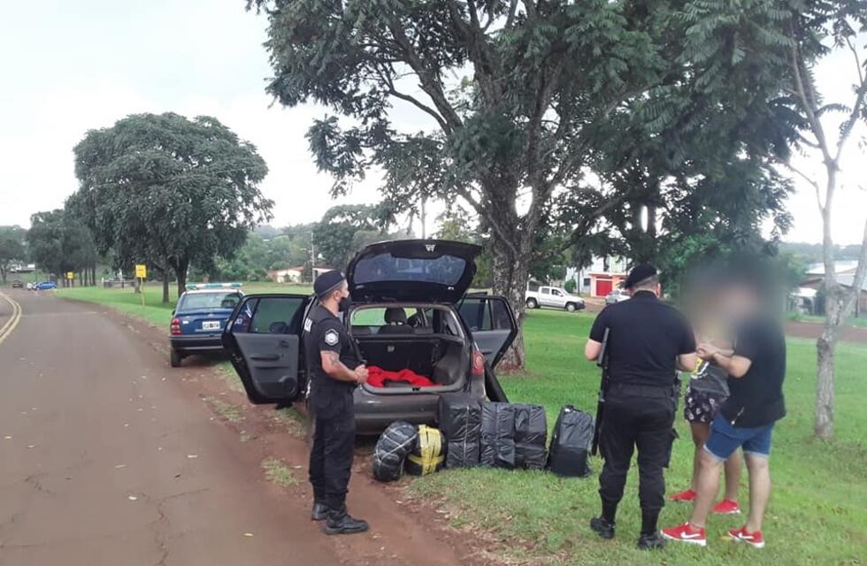 En Campo Viera secuestraron indumentarias no registradas por la aduana