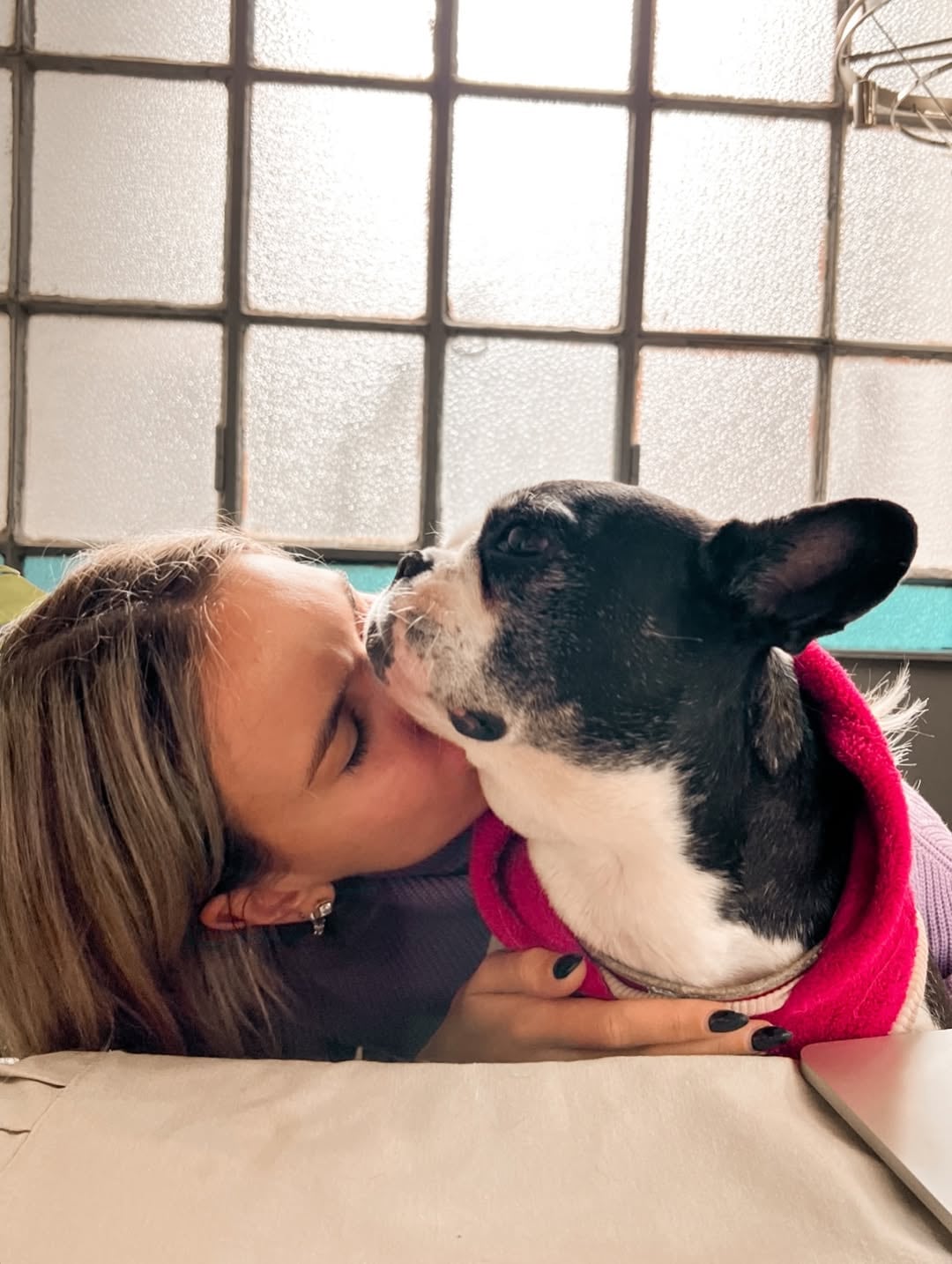 Frida, la entonces perrita de Eva Bargiela.