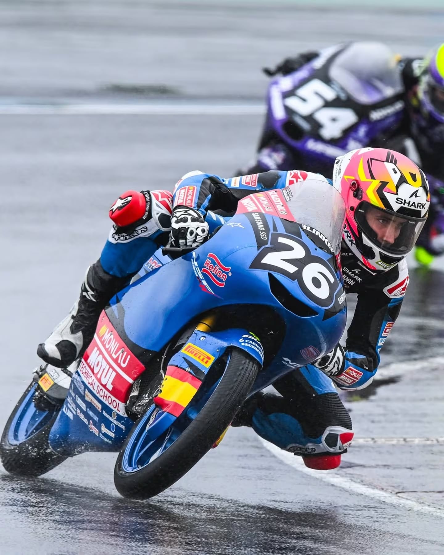 Pau Alsina en su moto.