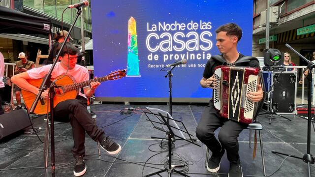 Paraná presentó su oferta turística en la Noche de las Casas de Provincia.