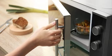 Las recomendaciones del cordobés Pedro Lambertini sobre el uso de microondas.