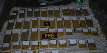 Secuestran ladrillos de marihuana y cocaína en Córdoba. (Mpfcordoba.gob.ar)