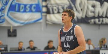 Fernando Martina, el capitán y alma de Independiente de Oliva, y una victoria que se escapó de manera increíble (Prensa Independiente).