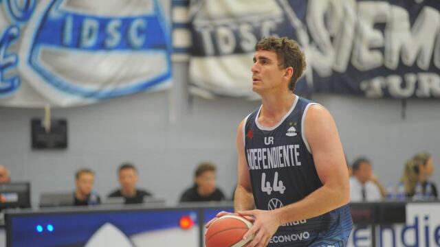 Fernando Martina, el capitán y alma de Independiente de Oliva, y una victoria que se escapó de manera increíble (Prensa Independiente).