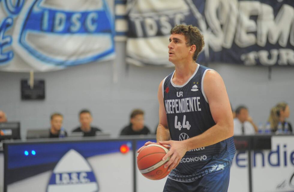 Independiente de Oliva no acertó en la última bola contra Olímpico y lo pagó con derrota