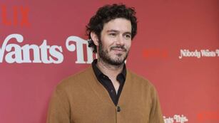 Quién es Adam Brody, el actor protagonista de “Nadie Quiere Esto”, la serie de Netflix que es furor en internet