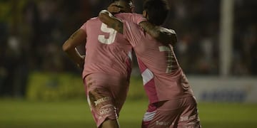 Joaquín Molina celebra su gol ante Rafaela (Facundo Luque / La Voz)
