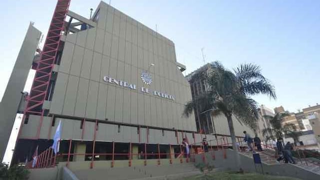 Un alto jefe policial fue retirado por hostigamiento, discriminación y homofobia en Córdoba.