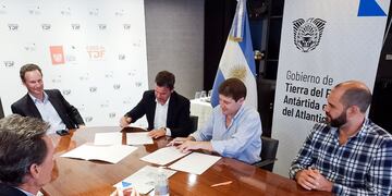 Tierra del Fuego rubricó acuerdo de cooperación con ADEFA para fortalecer la industria automotriz