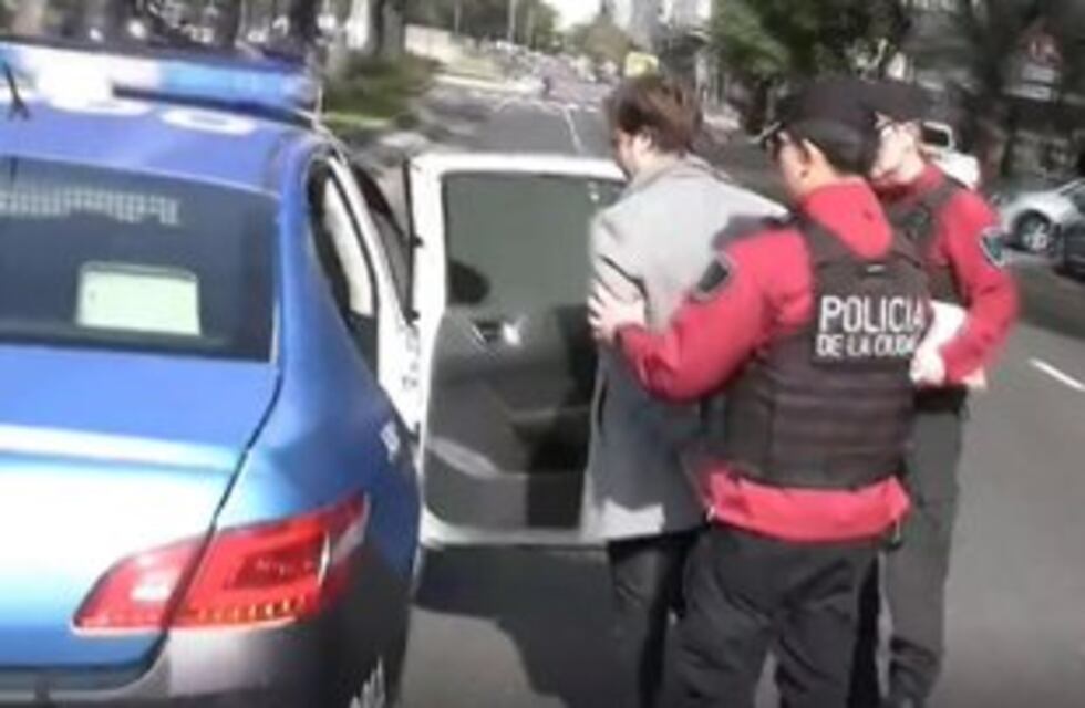 El video del momento de la detención del hombre que quiso cruzar el piquete con su auto