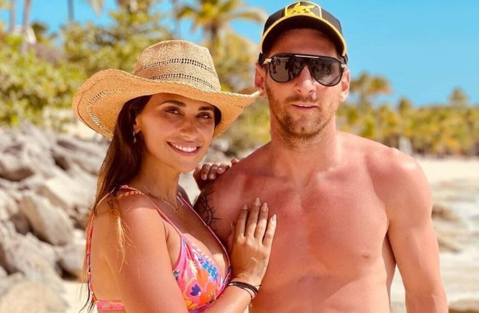 Antonela Roccuzzo deslumbró en el mar con una serie de fotos en bikini