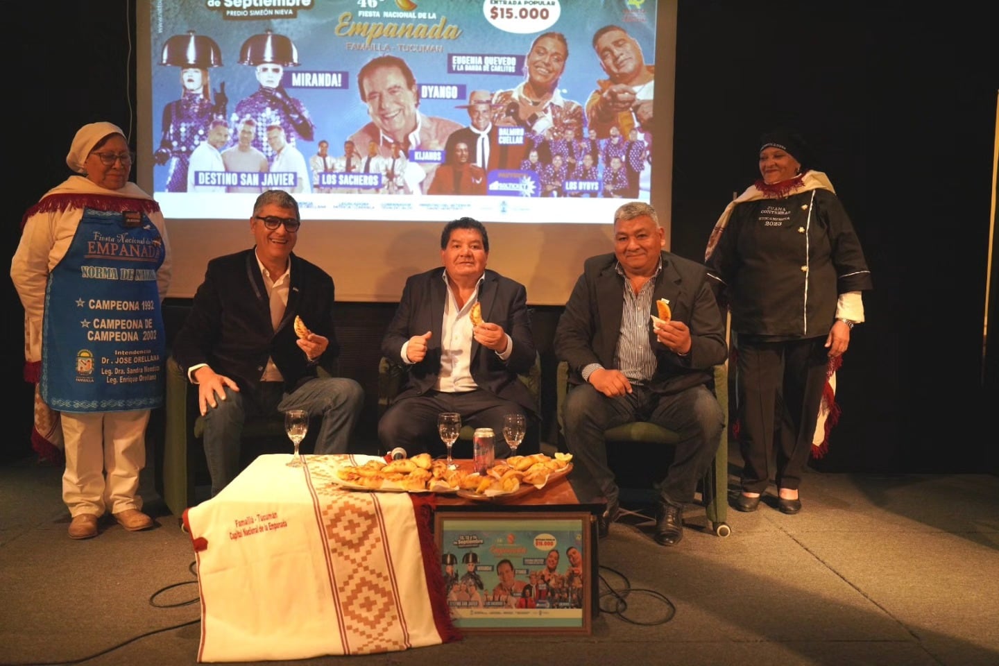 El intendente Enrique Orellana encabezó la presentación junto a Enrique Salvatierra. Hubo degustaciones, folklore y la grilla oficial de artistas.