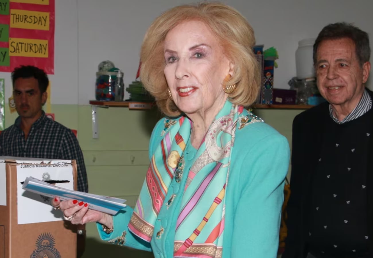 MIrtha Legtand, a sus 98 años, fue a votar este domingo,