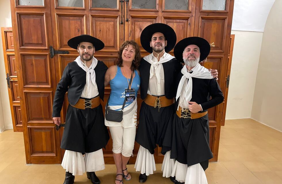 3 bailarines de Arroyito integraron el Ballet Acuarelas Americanas que viajó a Extremadura