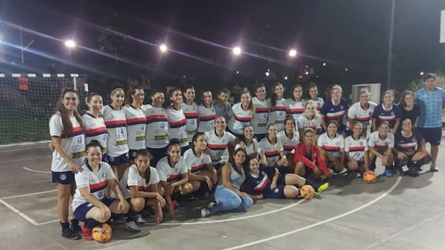 Mendoza de Regatas marca una fuerte presencia en el Futsal femenino a nivel provincial como nacional. Los planteles de Primera división A Y B, siguen apostando fuerte.
