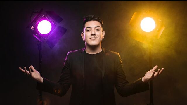 Se destaca en redes sociales donde cosecha 250mil seguidores en Instagram y 1,5M en Tik Tok.