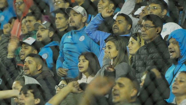 Los hinchas de Belgrano y su aliento en 2021 (foto Javier Ferreyra).